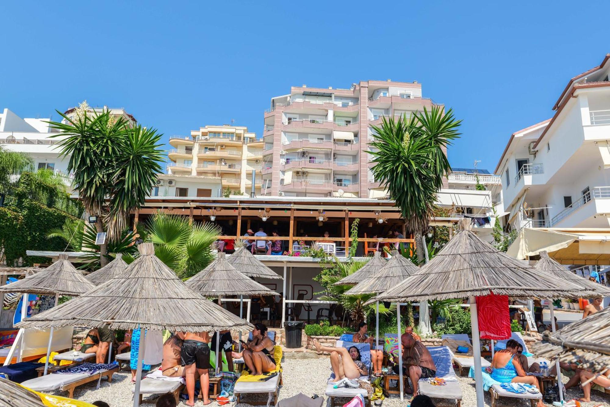 Vila Era Beach Sarandë Buitenkant foto