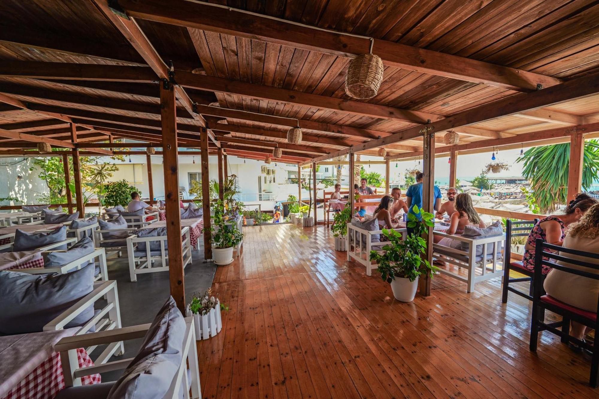 Vila Era Beach Sarandë Buitenkant foto