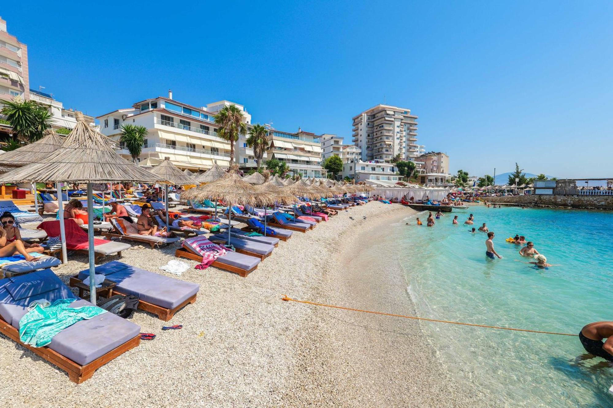 Vila Era Beach Sarandë Buitenkant foto