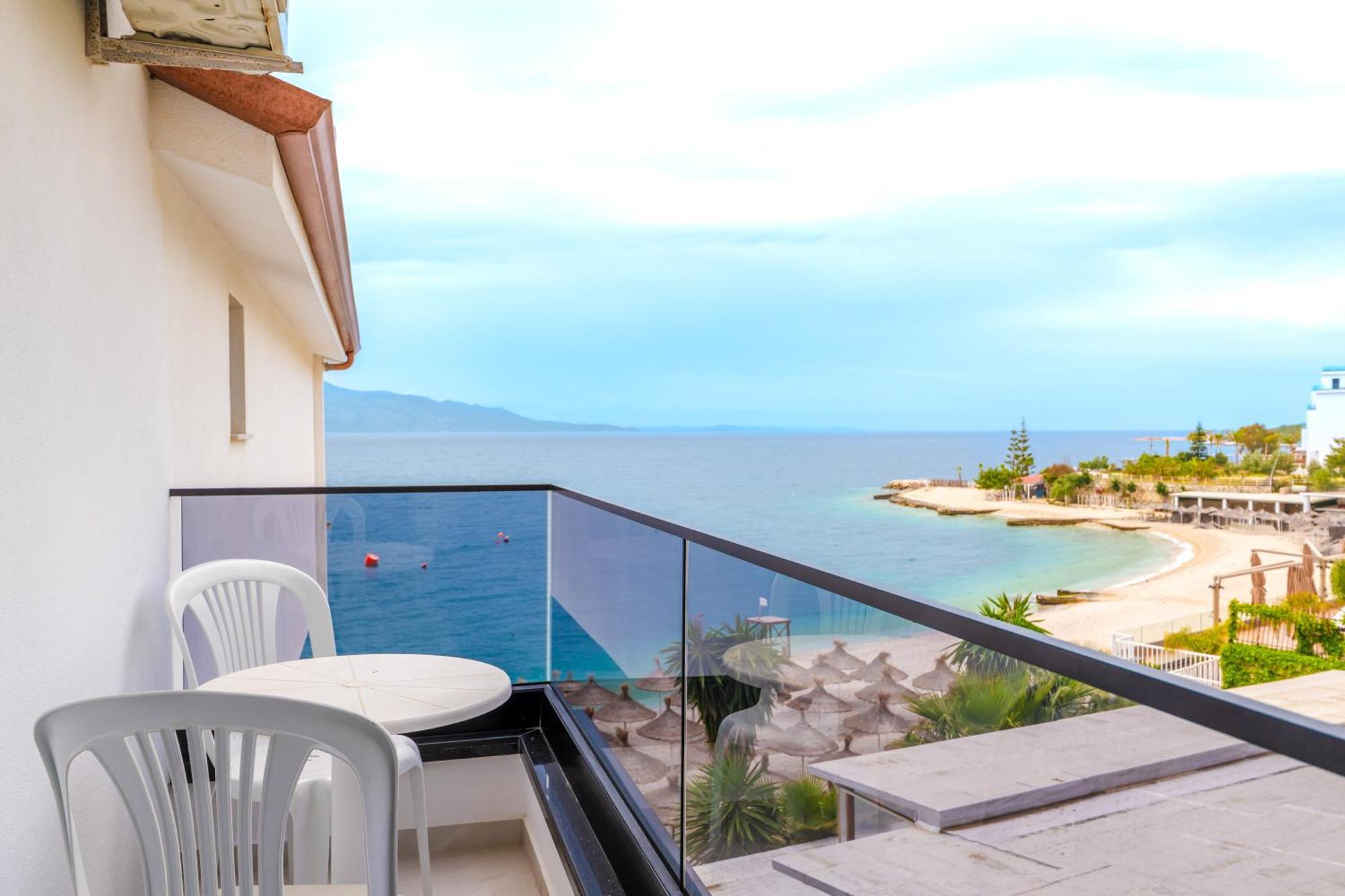 Vila Era Beach Sarandë Buitenkant foto