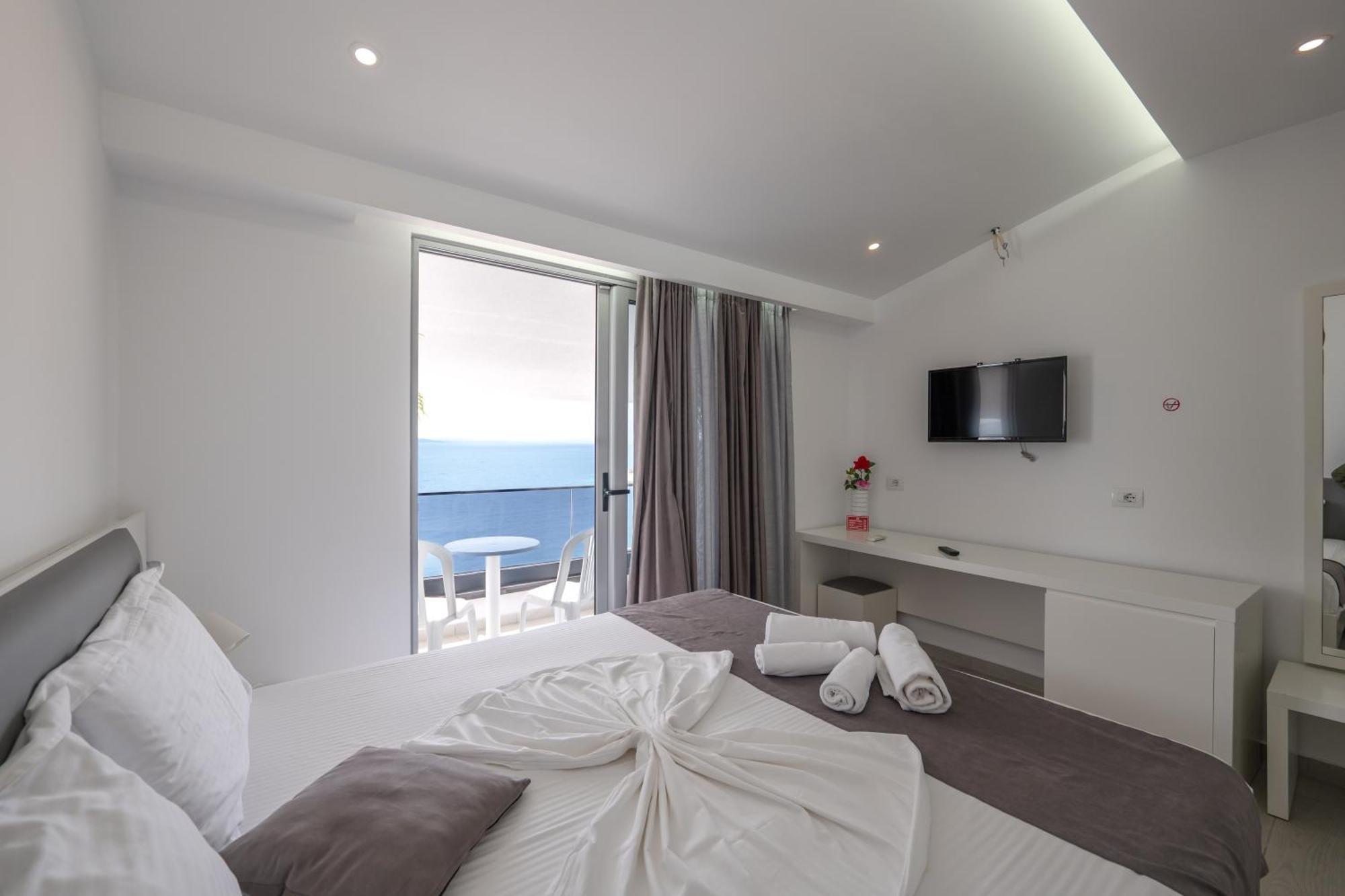 Vila Era Beach Sarandë Buitenkant foto